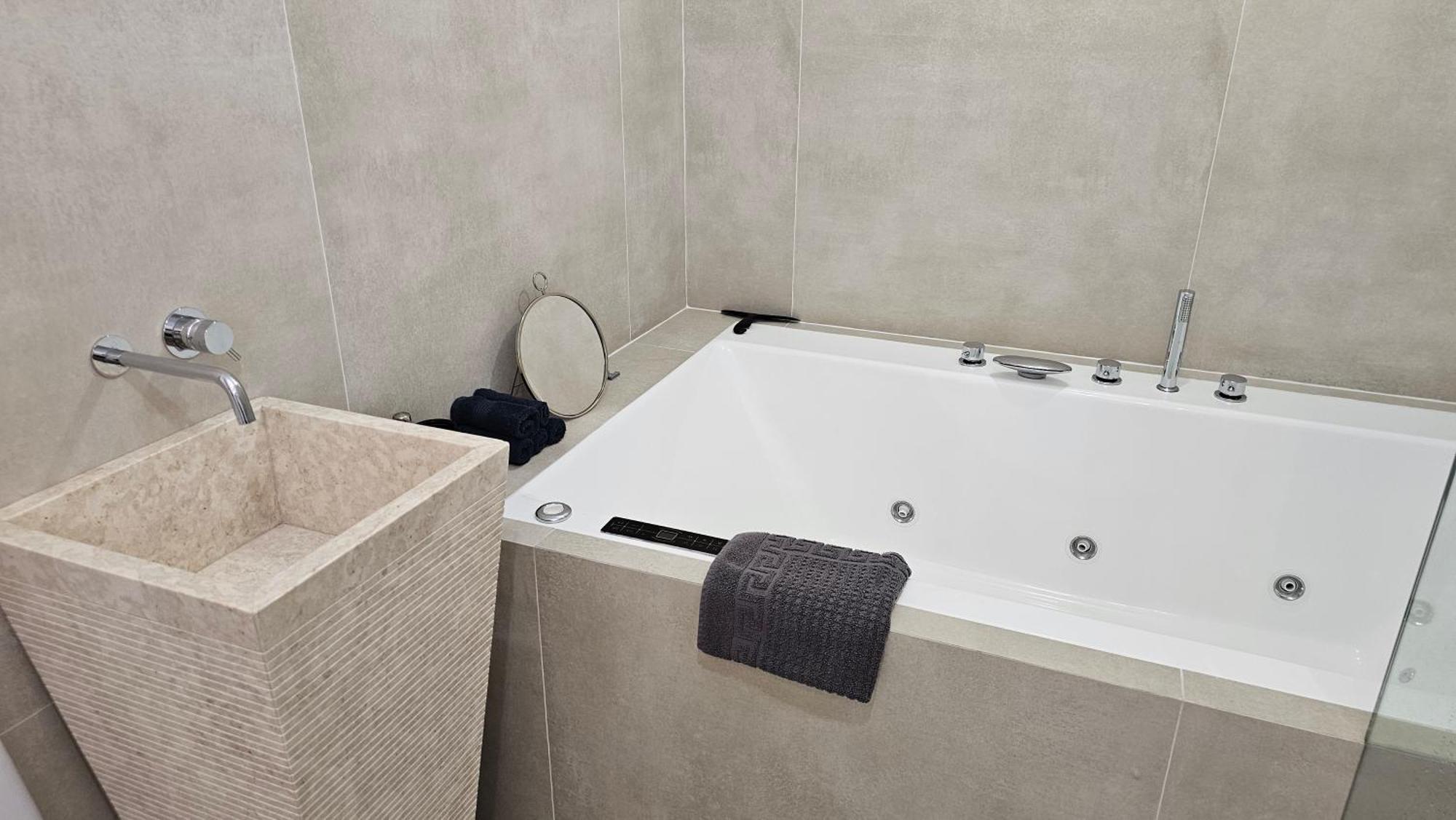 Oasis Jacuzzi Retreat Leilighet Marbella Eksteriør bilde