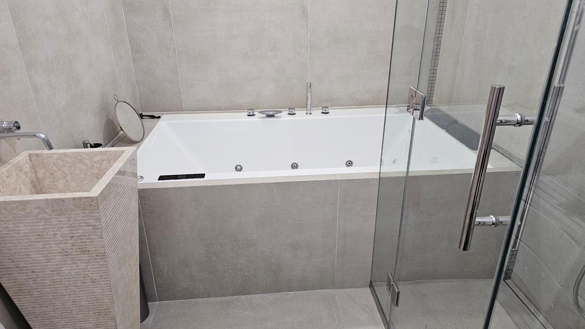 Oasis Jacuzzi Retreat Leilighet Marbella Eksteriør bilde